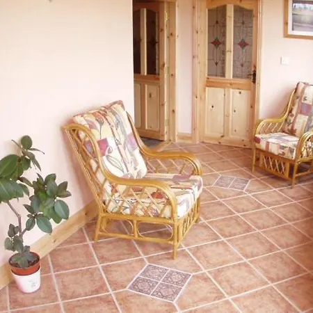 Sea Crest Farmhouse Bed & Breakfast